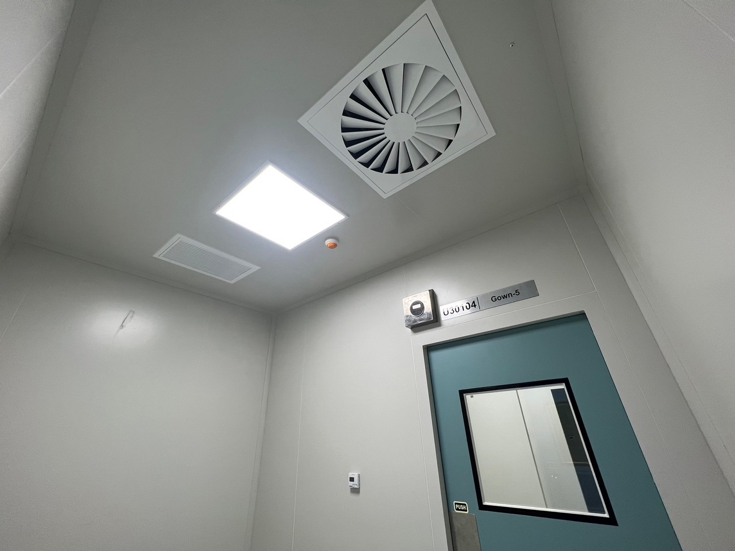 public/img/reference/Cleanroom Panel/16.jpg